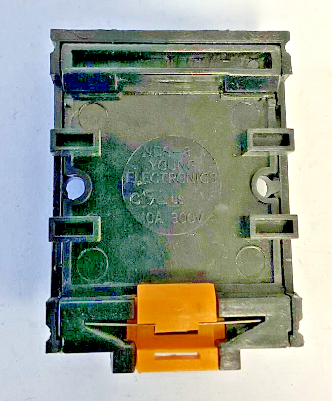 YOUNG ELECTRONICS NDS 8 RELAY SOCKET 10A 300V***LOTOF8***