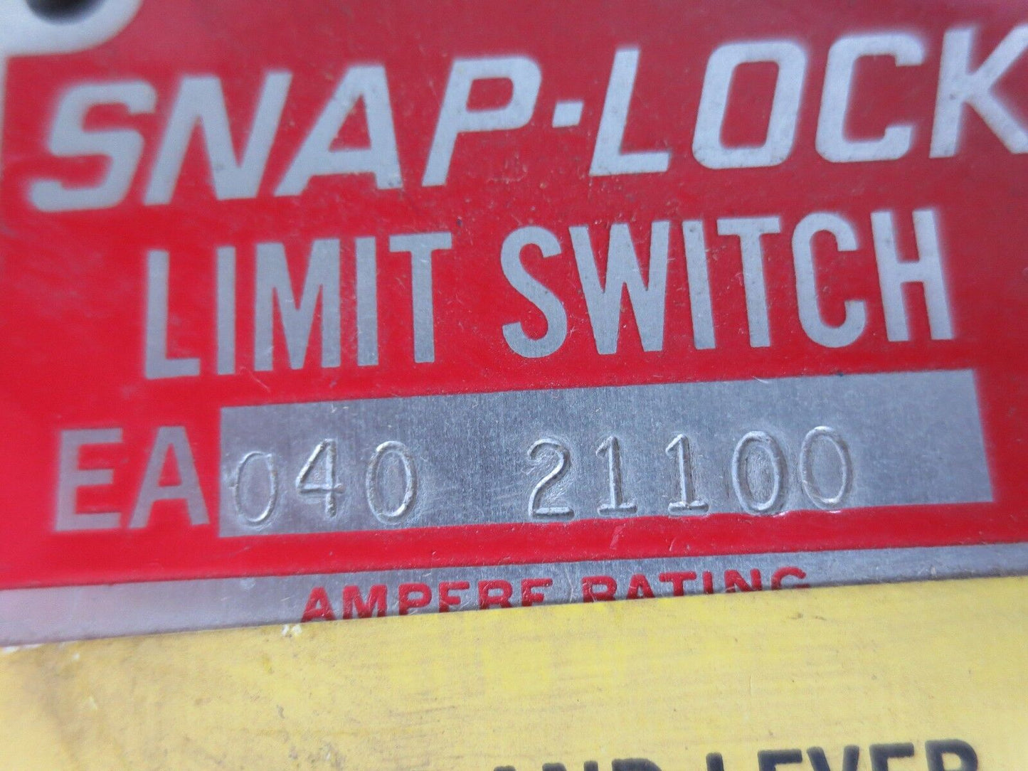 NAMCO EA040-21100 SNAP-LOCK LIMIT SWITCH - NEW SURPLUS