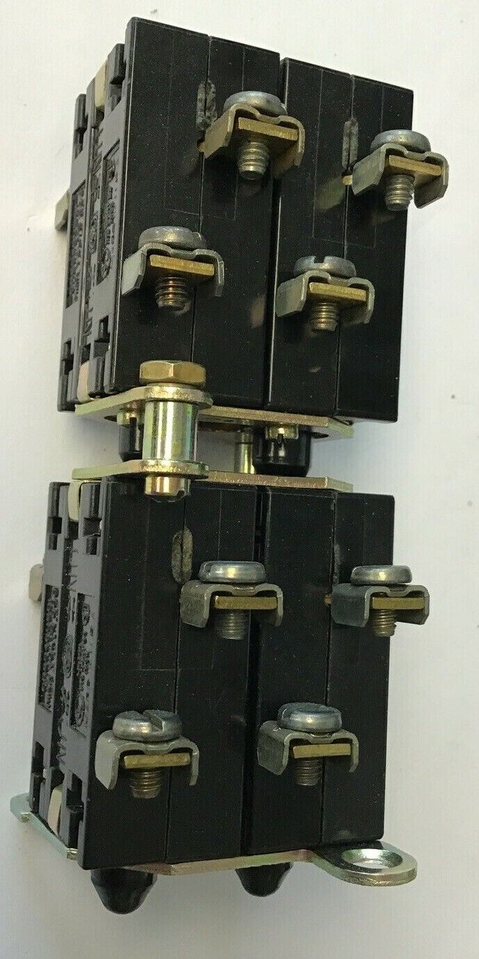 GENERAL ELECTRIC CR290U207 TANDEM BLOCK 600V 4N0-4NC NC CONT.
