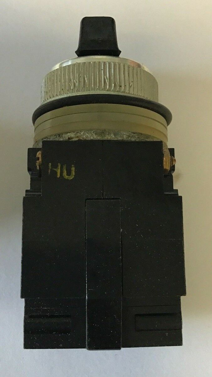GENERAL ELECTRIC CR104B222 SELECTOR SWITCH 3POS 150V BLACK