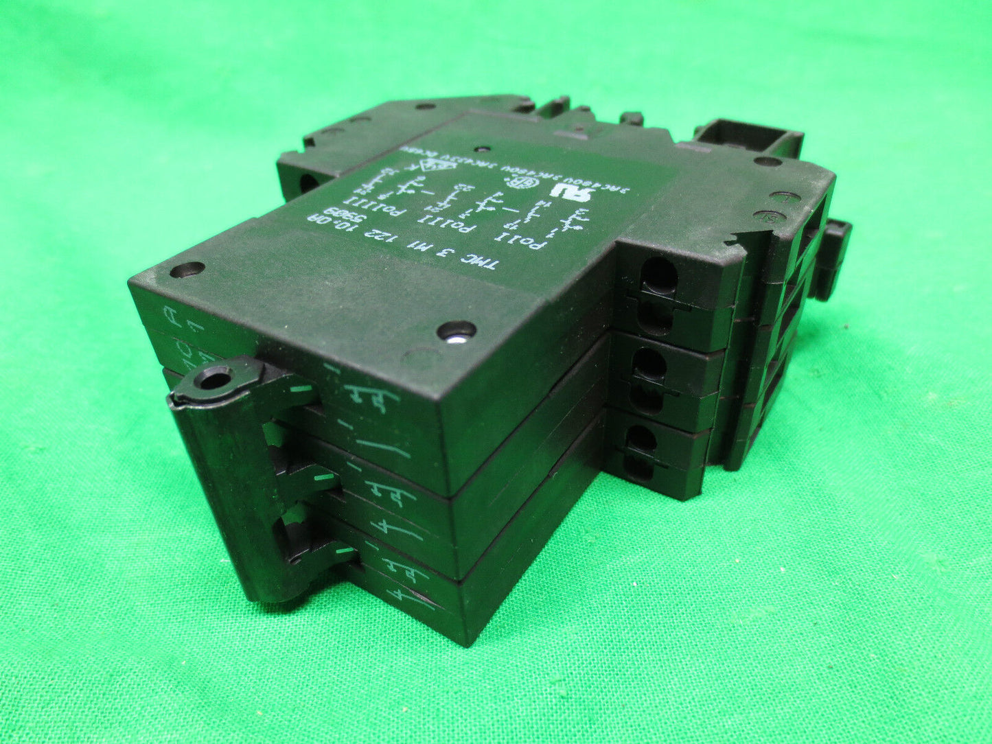 BOX of 2 / PHOENIX CONTACT TMC-3-M1-122-10.0A CIRCUIT BREAKER 10AMP NEW SURPLUS