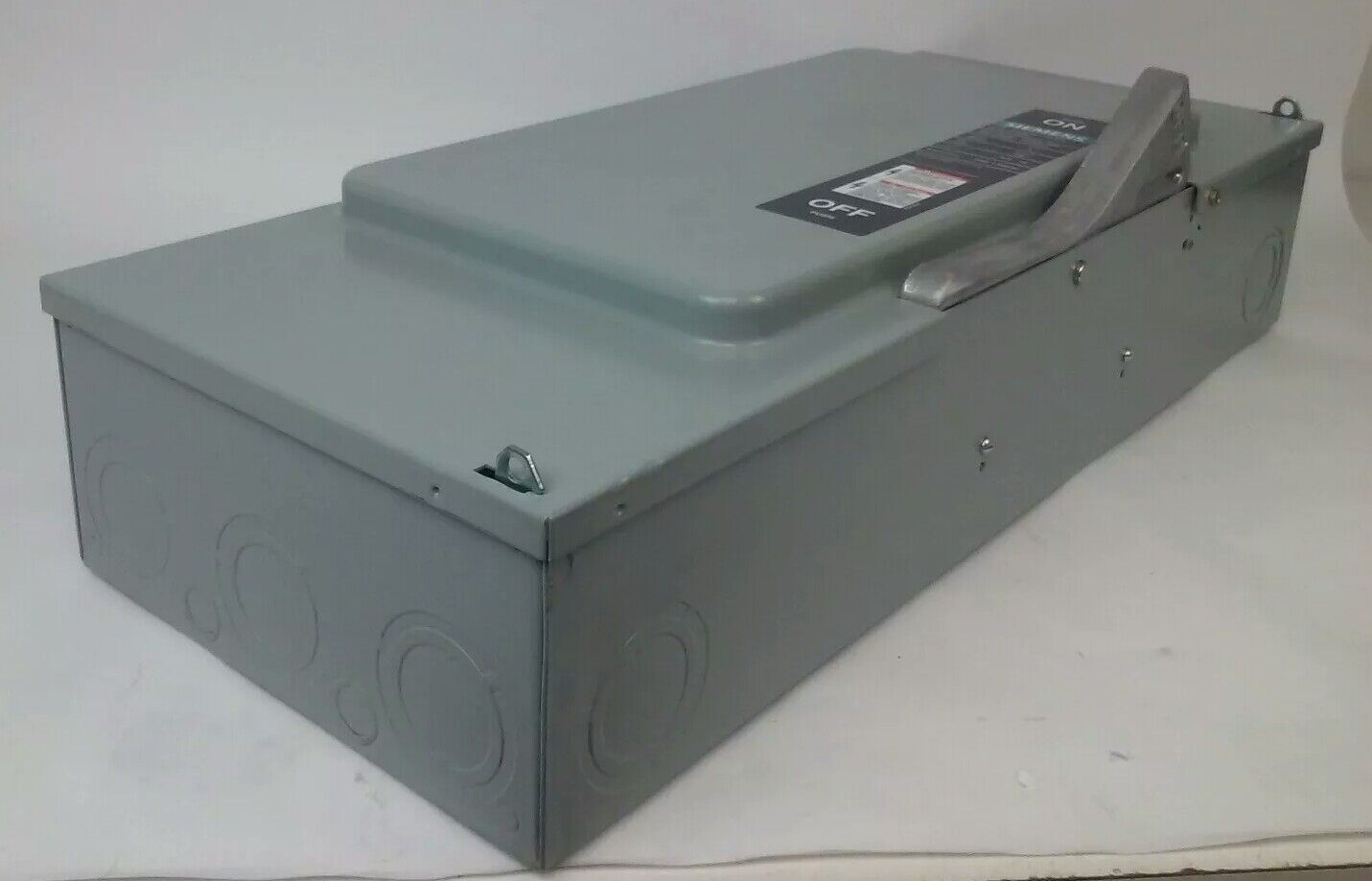 SIEMENS JN324 FUSIBLE SAFETY SWITCH 2P, 1PH, 200A, 240V, 15HP, TYPE 1 INDOOR