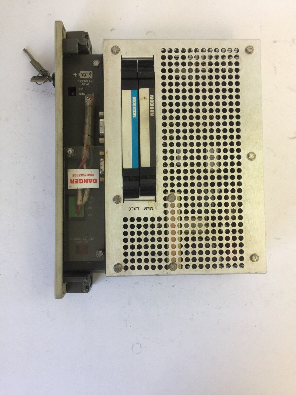 AEG MODICON PC-0984-385 PROGRAMABLE CONTROLLER 120/220V 50/60HZ 0.5/0.25A