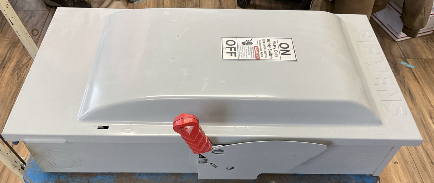 SIEMENS HF364 HEAVY DUTY FUSIBLE SAFETY SWITCH 200A 600VAC 150HP 600VDC 50HP