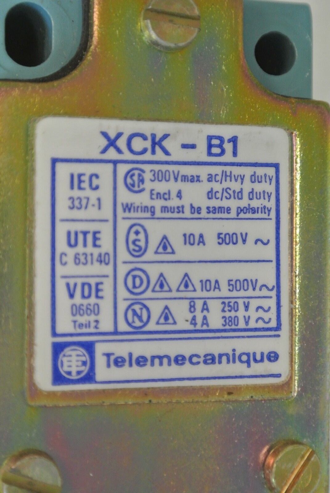 TELEMECANIQUE XCK-B1 LIMIT SWITCH BODY - 300VAC MAX HEAVY DUTY - NEW SURPLUS