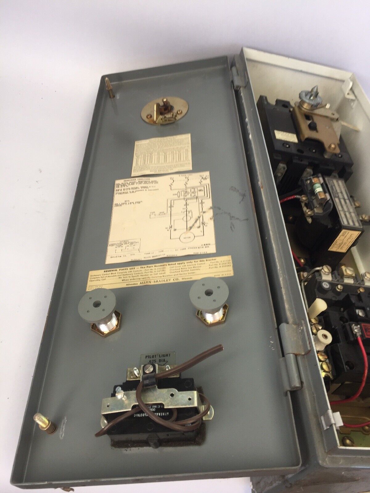 ALLEN BRADLEY 872239 COMBINATION STARTER 550V 10HP 3PH SIZE 1 BREAKER 3A