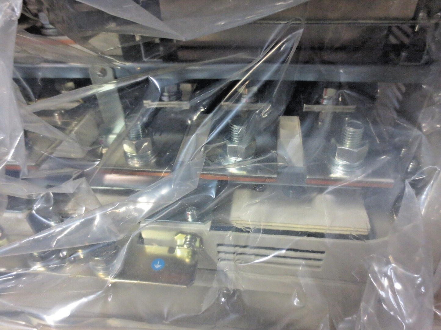 YASKAWA CIMR-LU2A0346AAA / L1000A AC DRIVE - 200V, 3PHASE, 346A - ELEVATOR DRIVE