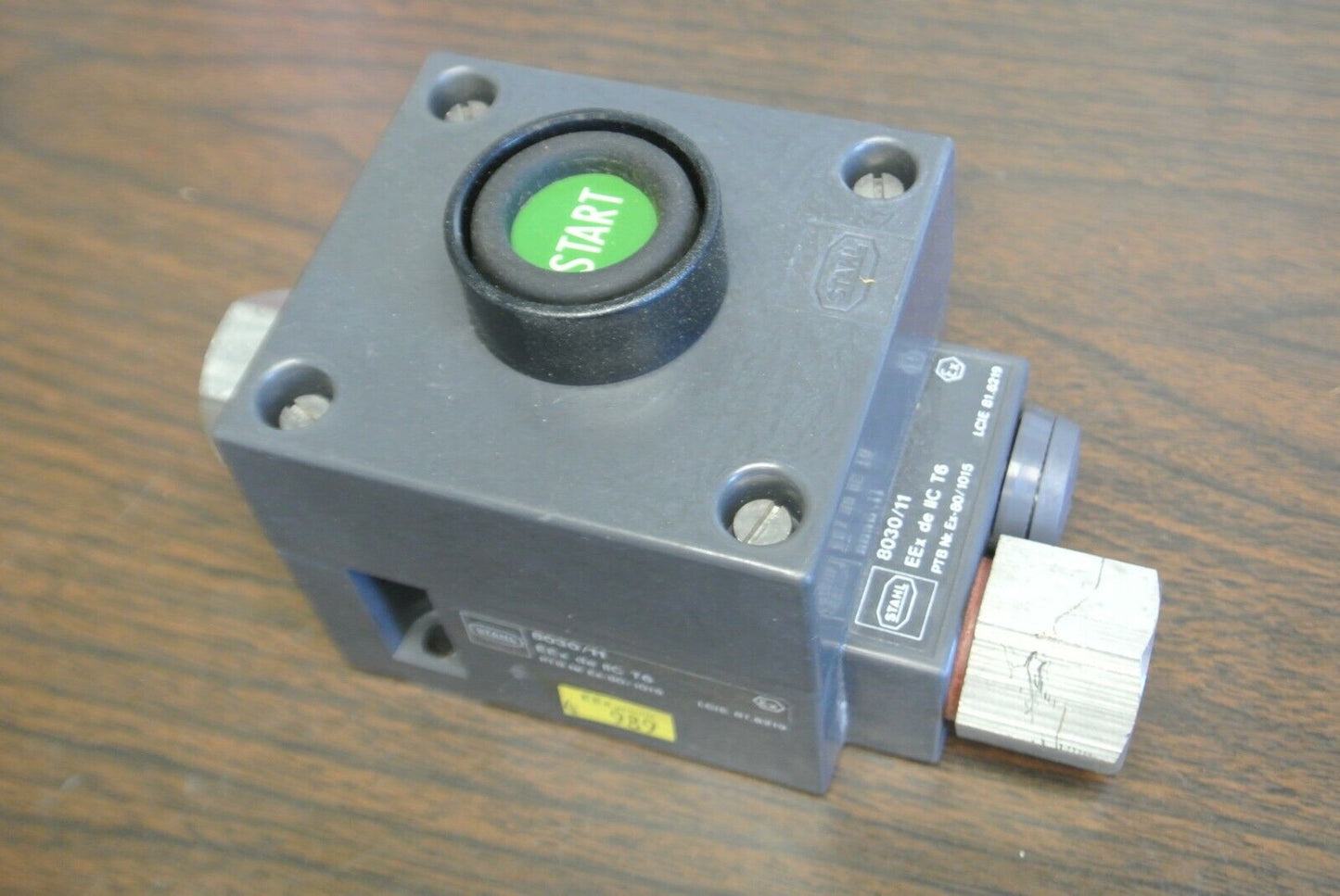 KILLARK K2F5 / STAHL 8030/11 / START SWITCH / 3/4" FEED-THRU / NEW SURPLUS