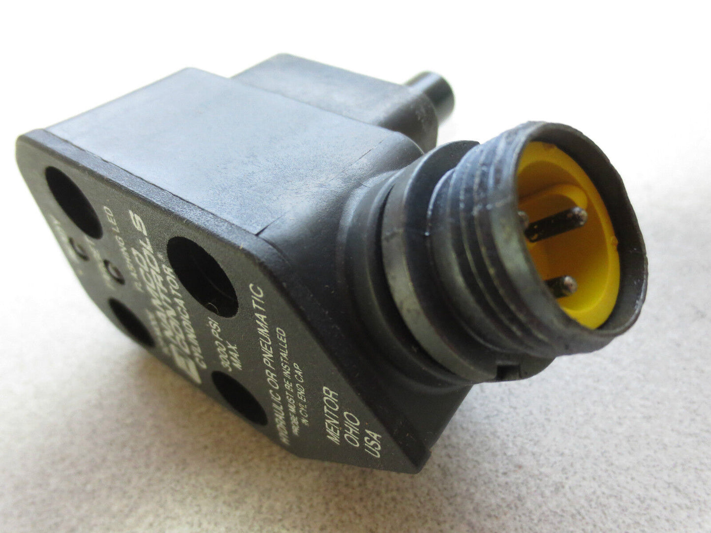NAMCO EE260-31320 PROXIMITY SWITCH - NEW SURPLUS