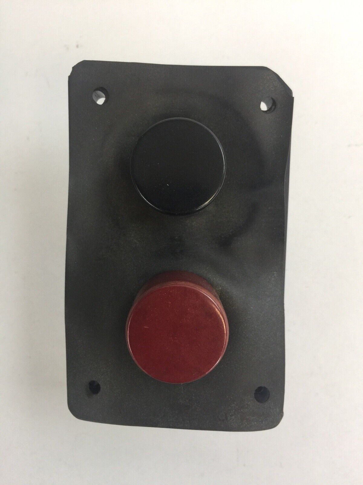REES 580 START STOP BLACK RED PUSHBUTTON SWITCH