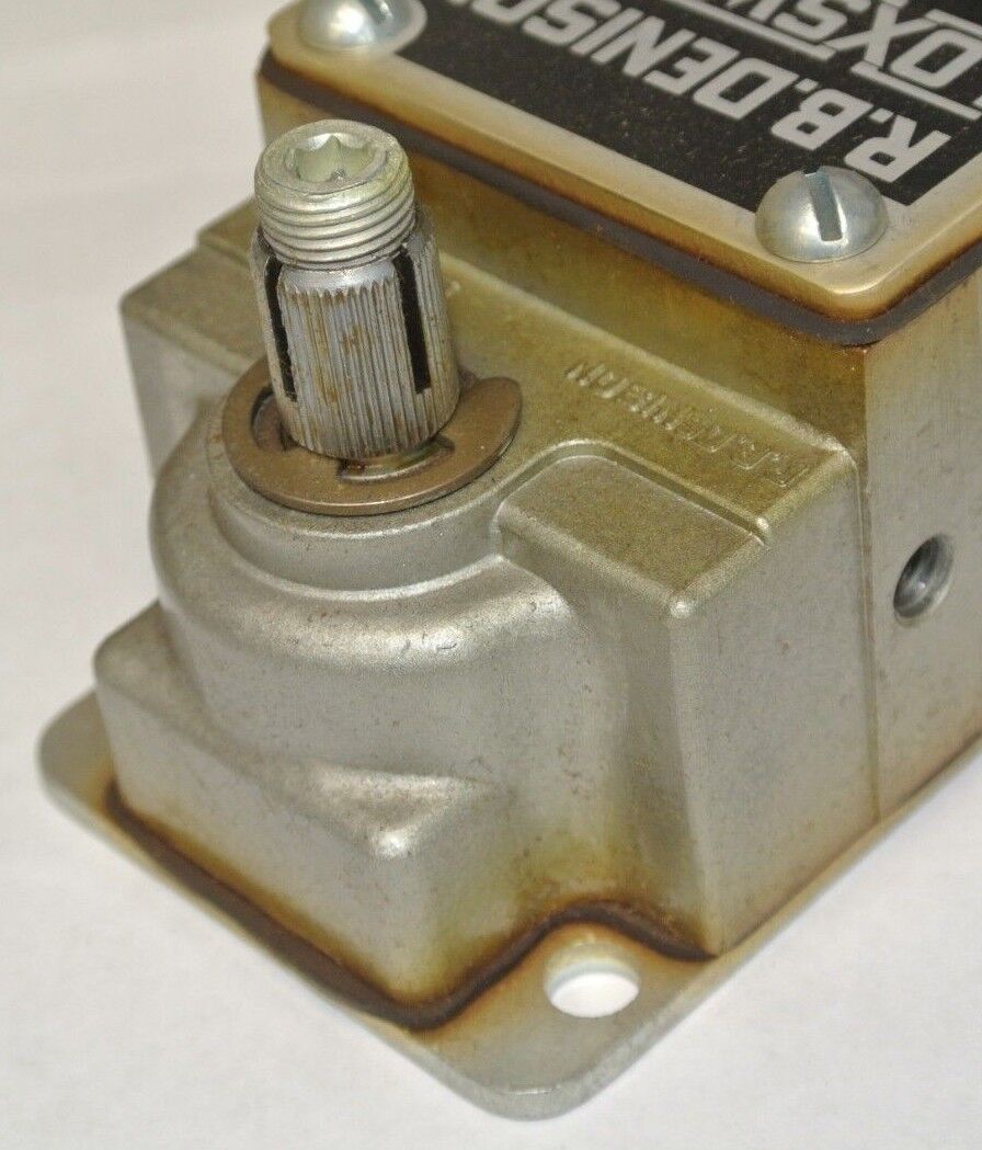 R.B. DENISON L100WDR-2M LIMIT SWITCH 600V MAX NEW SURPLUS GOULD / TELEMECANIQUE