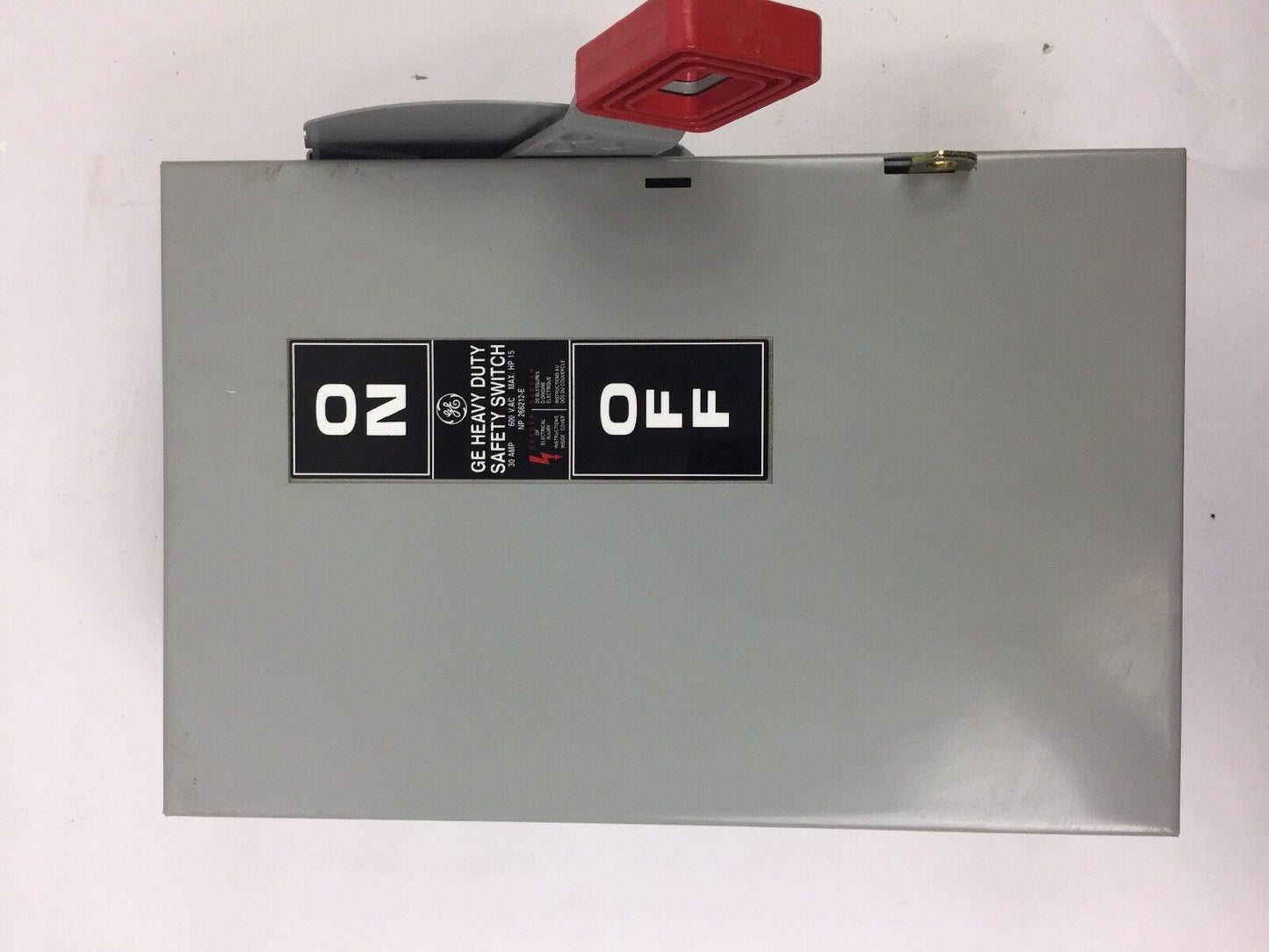 GE TH2261DC HEAVY DUTY SAFETY SWITCH 600 MAX VAC 250 MAX VDC 30 AMPS 2 POLES