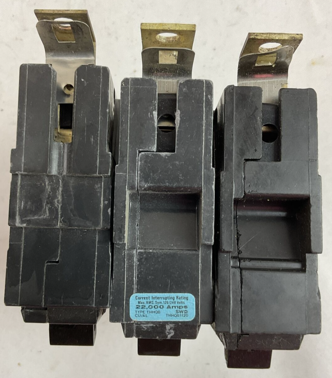 GE THHQB120 20AMP 120/240VAC 1POLE CIRCUIT BREAKER (LOT OF 3)