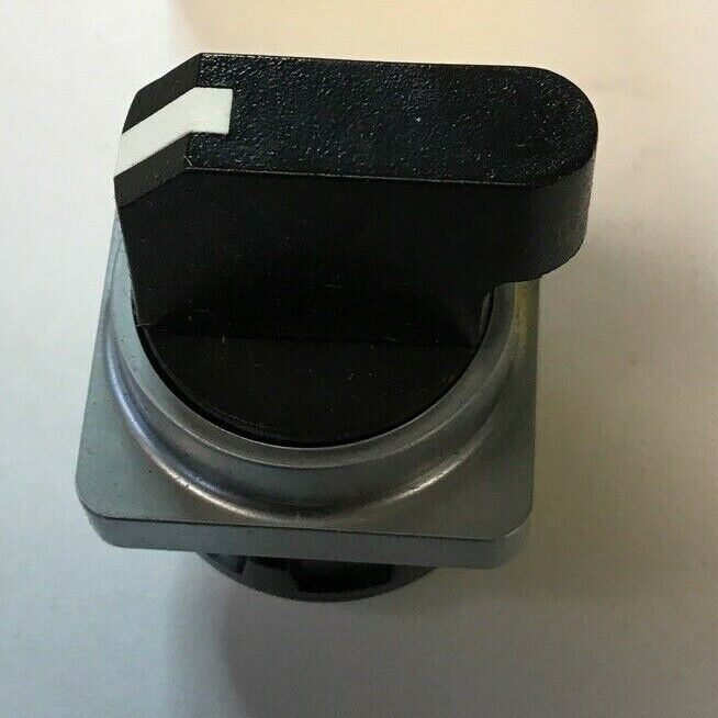SQUARE D 9001 D2G3S, D3G2S, D2G2S SELECTOR SWITCH***LOTOF3***