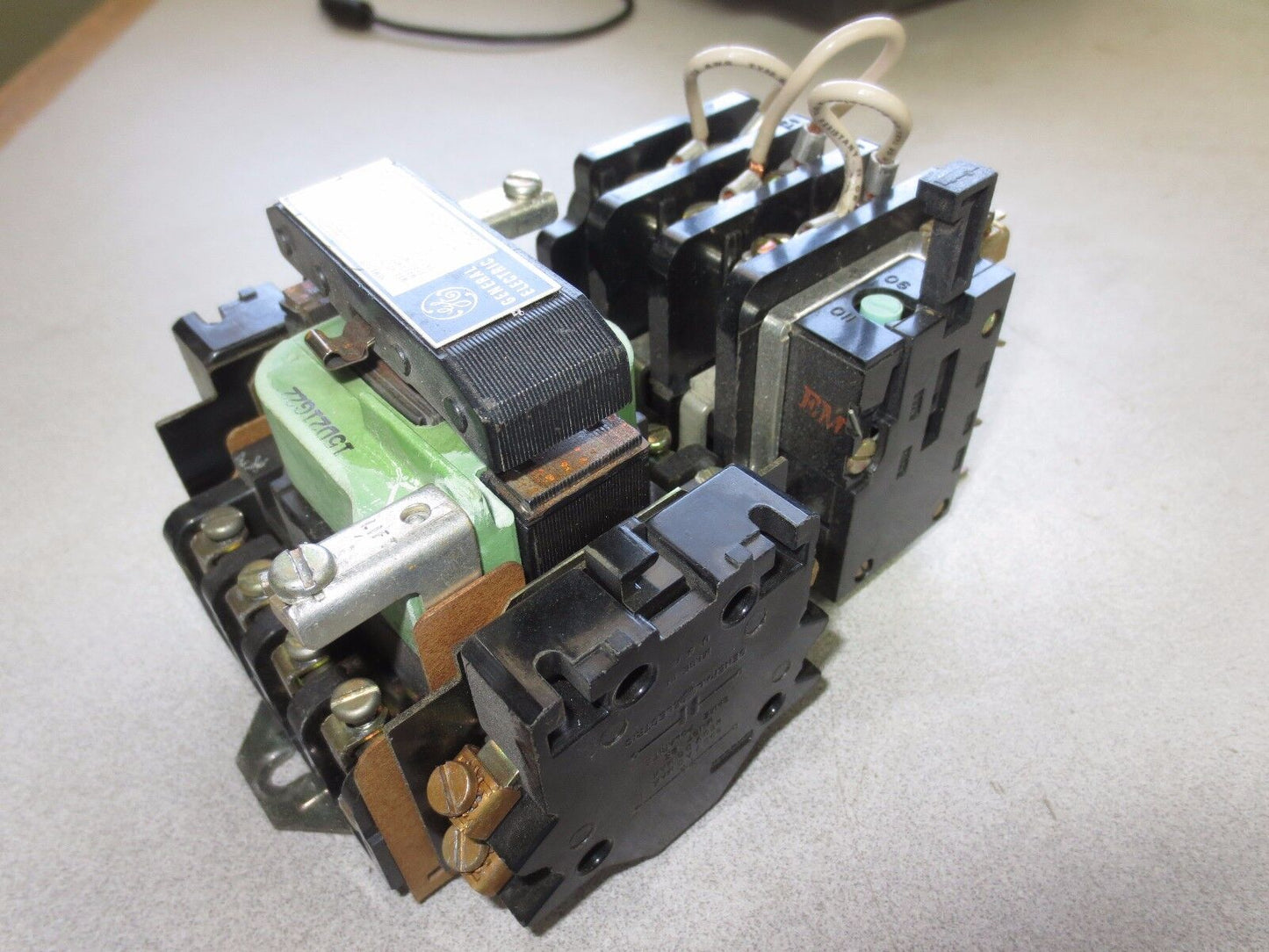 GENERAL ELECTRIC CR208C100DVN219 NEMA SIZE 1 STARTER - 600V, 27A