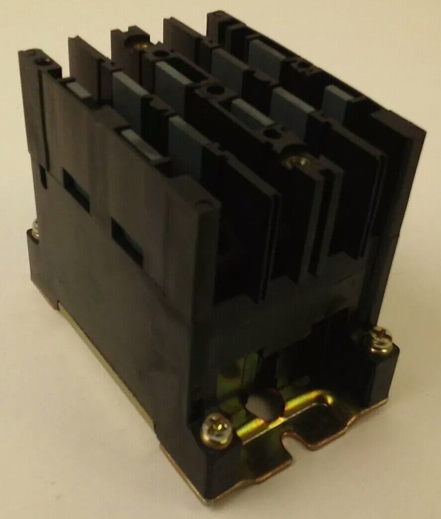 ALLEN BRADLEY, 700DC-R110Z24 SER.B, 2P, 1N.O.-1N.C., 24V DC COIL, MISSING PARTS