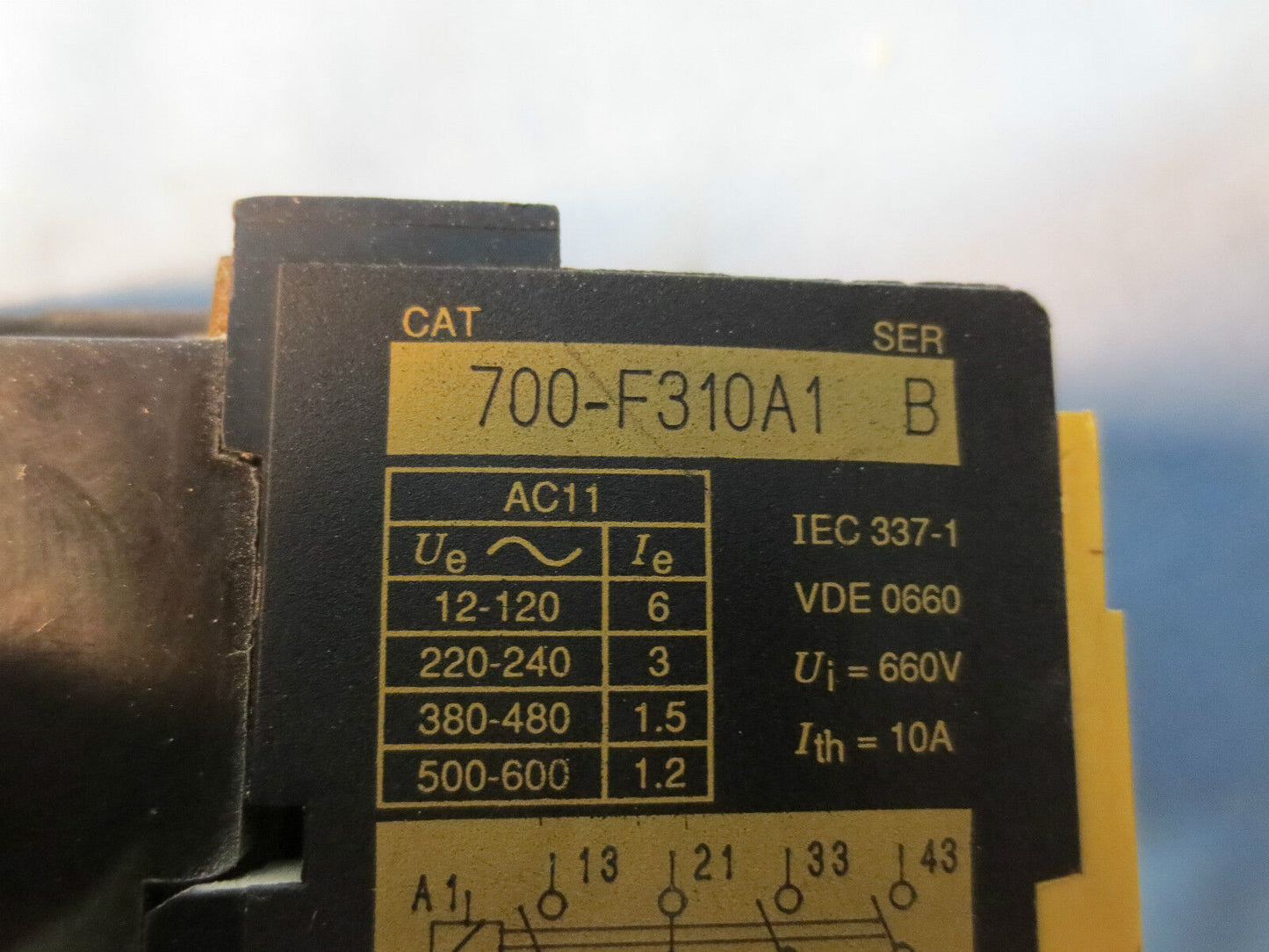 ALLEN-BRADLEY 700-F310A1 Ser. B - RELAY, 120/110 VAC 3 NO 1 NC