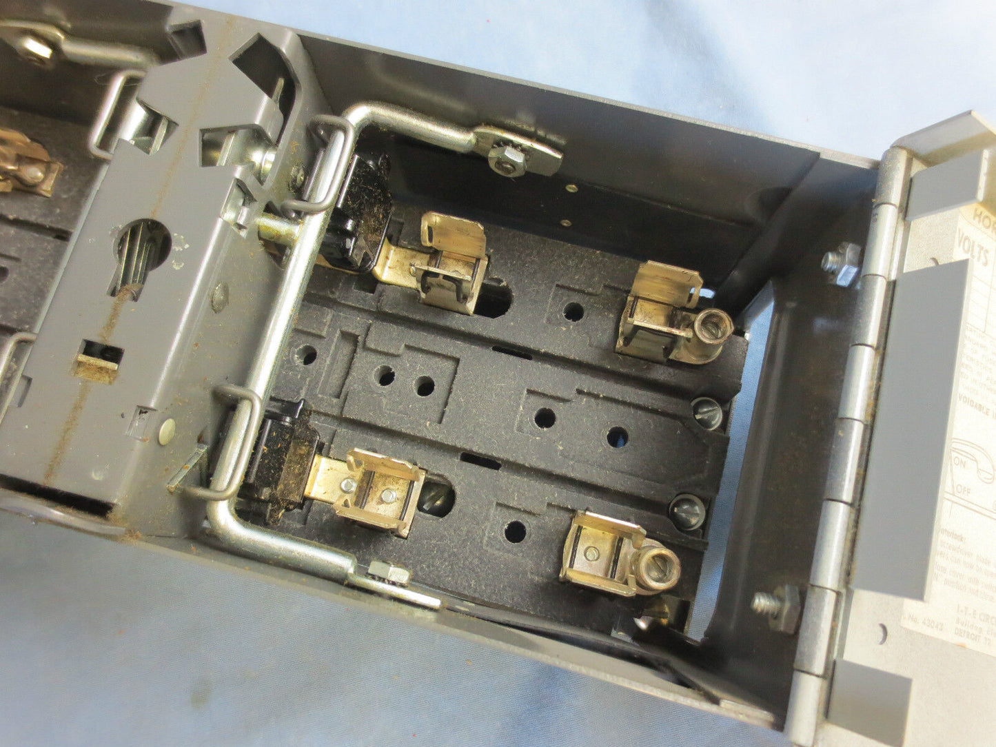 I-T-E V2B2212LR VACU-BREAK PANELBOARD & SWITCHBOARD UNIT 240V 30-60A NEW SURPLUS