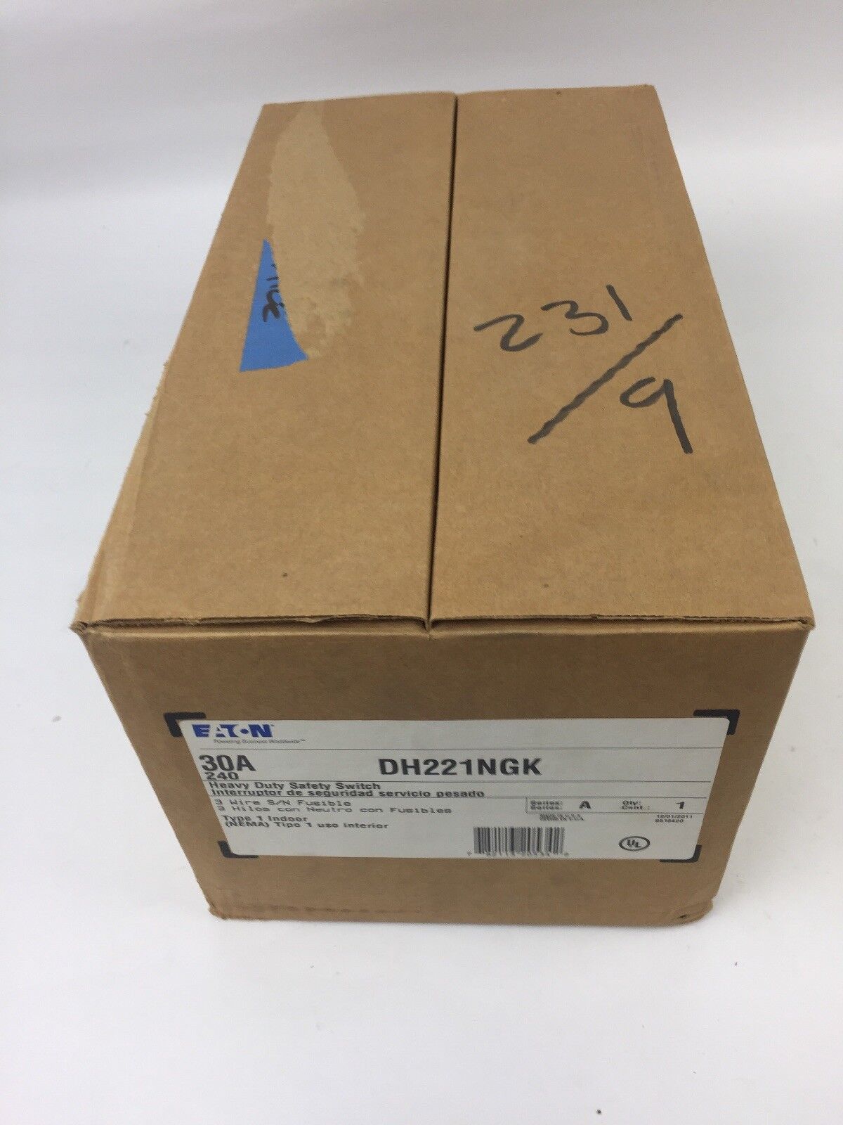 EATON DH221NGK HEAVY DUTY SAFETY SWITCH 3 WIRE S/N FUSIBLE 30 AMP 240 VOLT