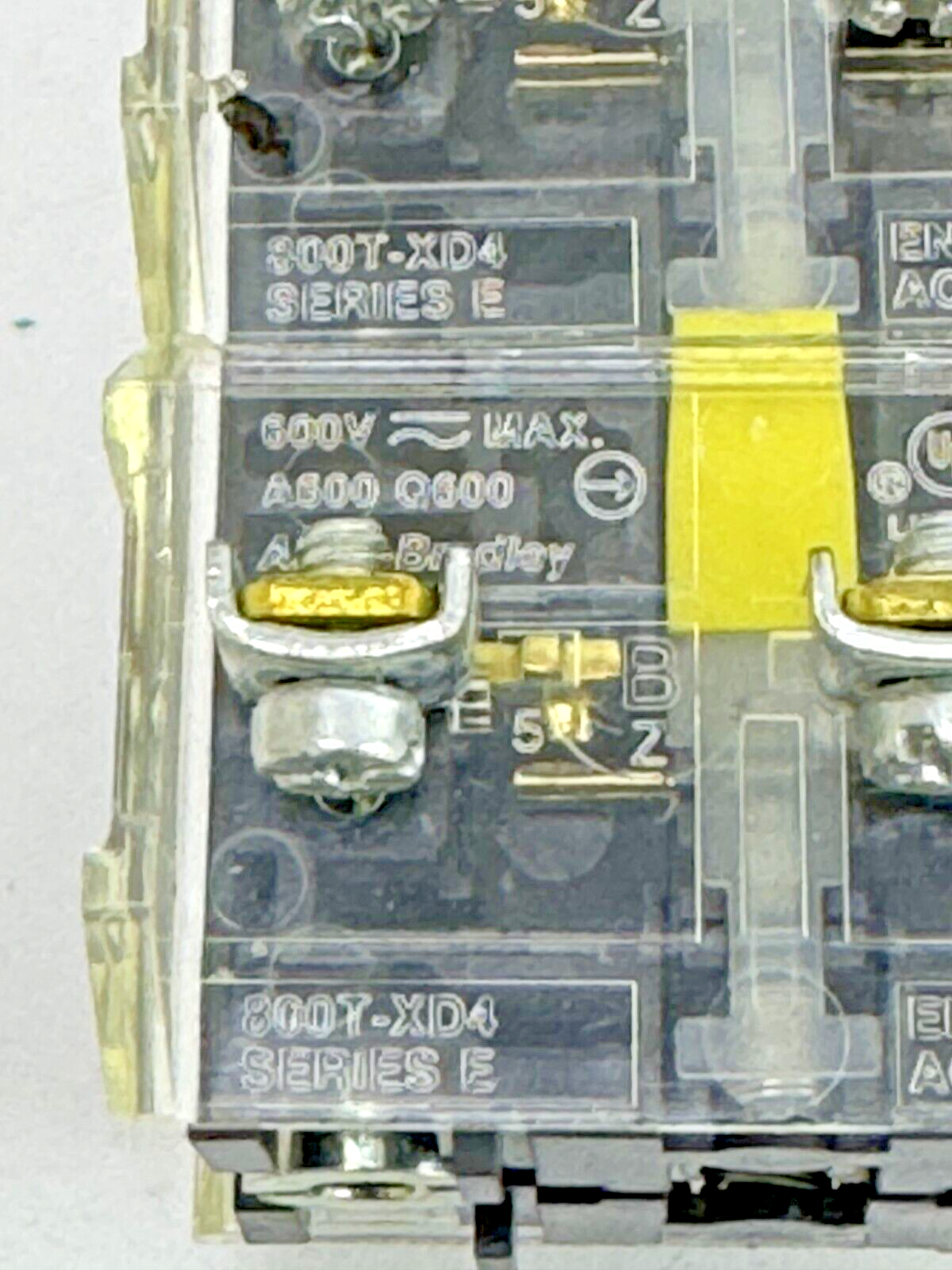 ALLEN-BRADLEY - 800T-FXTQH2RA5 SER. U - RED MUSHROOM PUSH/PULL BUTTON W/ BLOCK
