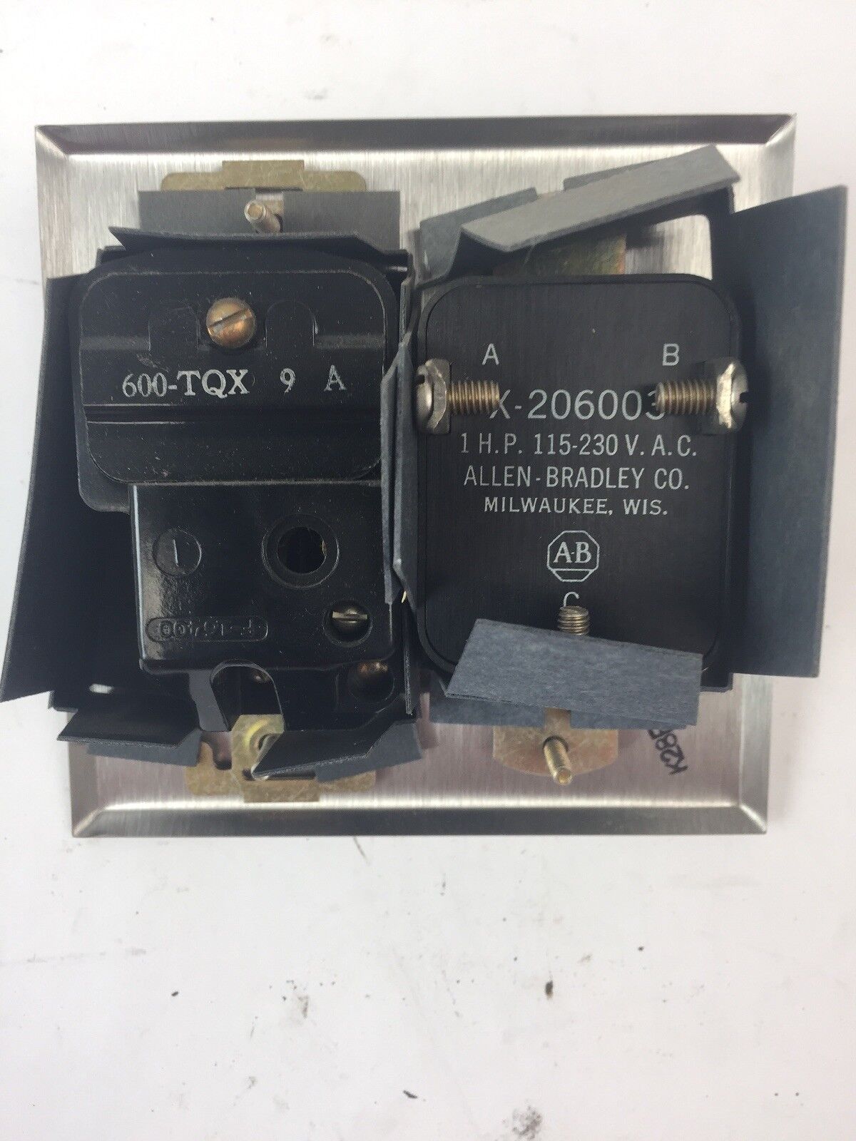 ALLEN BRADLEY 600-TQX9 MANUAL STARTING SWITCH WITH SELECTOR SWITCH 2 POLE