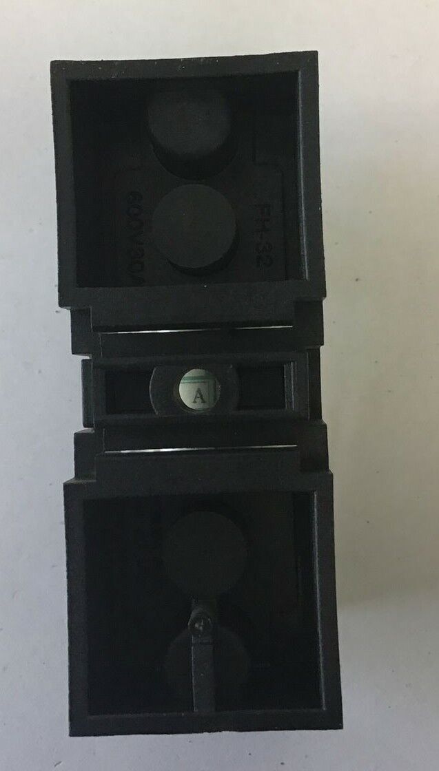 YOSHIDA FH-32 FUSE HOLDER 600VAC 30A ***LOTOF3***