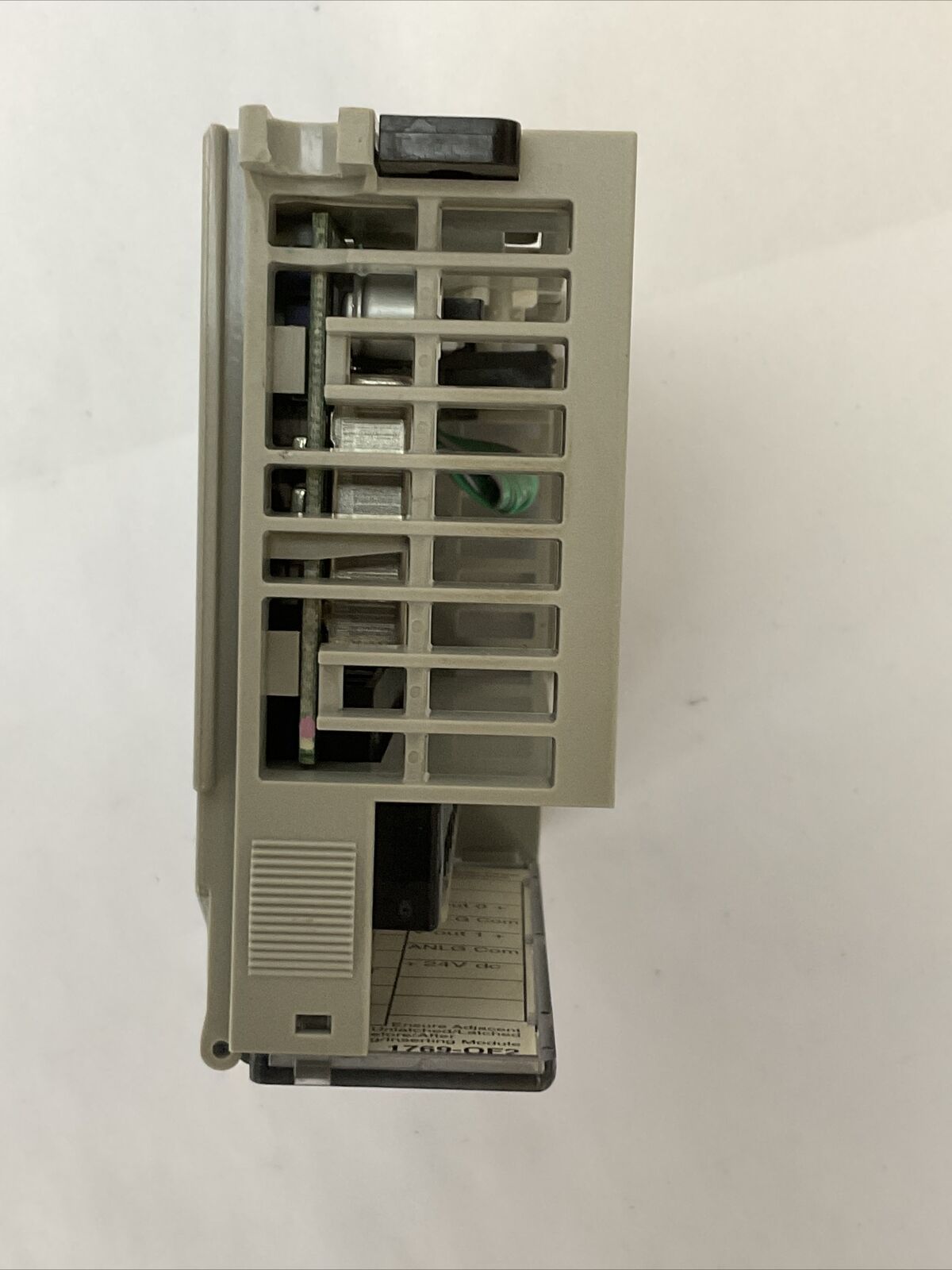ALLEN BRADLEY 1769-OF2 SER B REV 2 F/W REV 2.1 2CH ANALOG OUTPUT MODULE COMPACT
