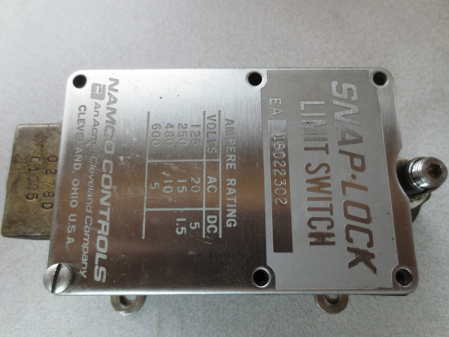NAMCO EA180-22302 SNAP-LOCK LIMIT SWITCH - EA18022302