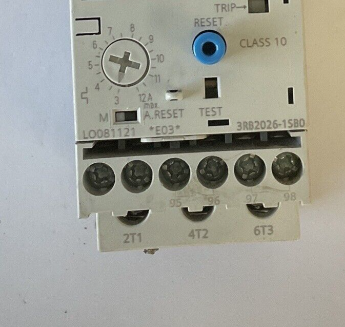 SIEMENS 3RB2026-1SB0 RELAY 600VAC W/3RB2923-0AA1 TERMINAL SUPPORT BRACKET