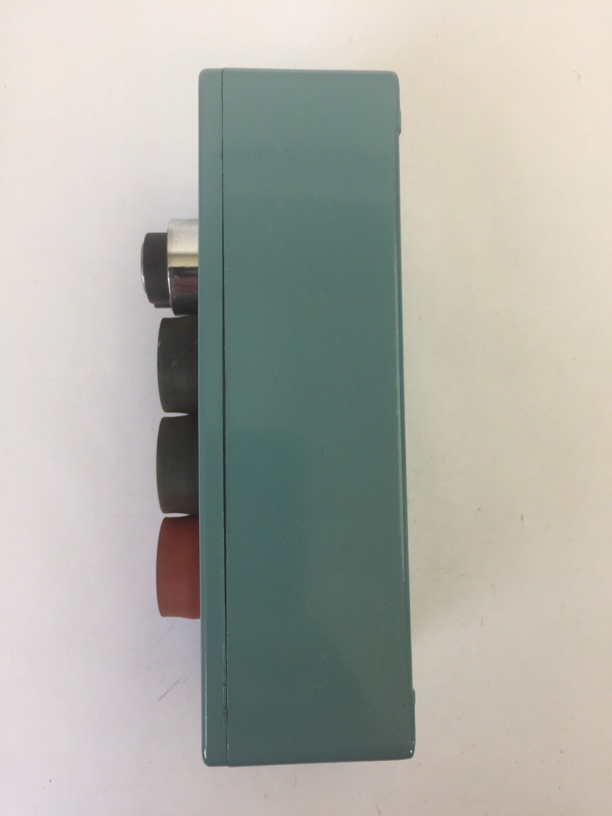 TELEMECANIQUE XAP M 3204 STOP/CLOSE/OPEN PUSH BUTTON ENCLOSURE WITH LOCK