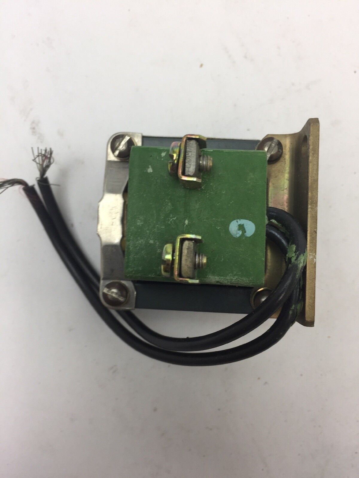 GE CR9500A100A100A SOLENOID 415V 50HZ PULL TYPE END MTG * NO PLUNGER *