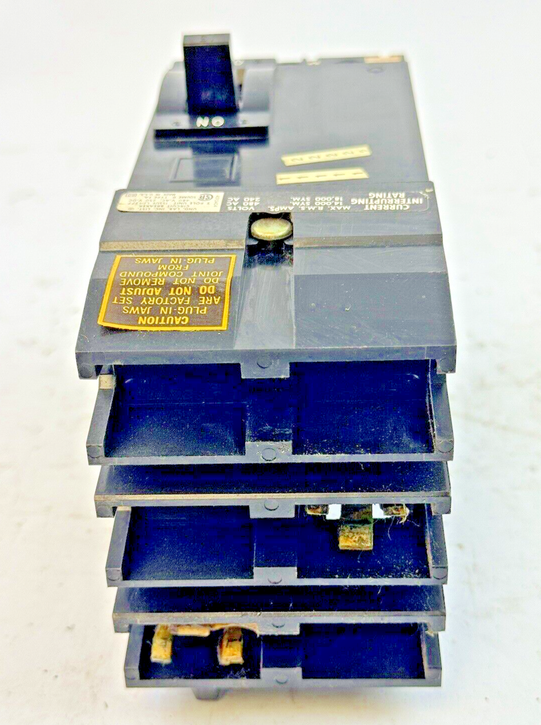 SQUARE D - FA24015BC - I-LINE MOLDED CIRCUIT BREAKER - 15 AMP/2 POLE/480 VAC