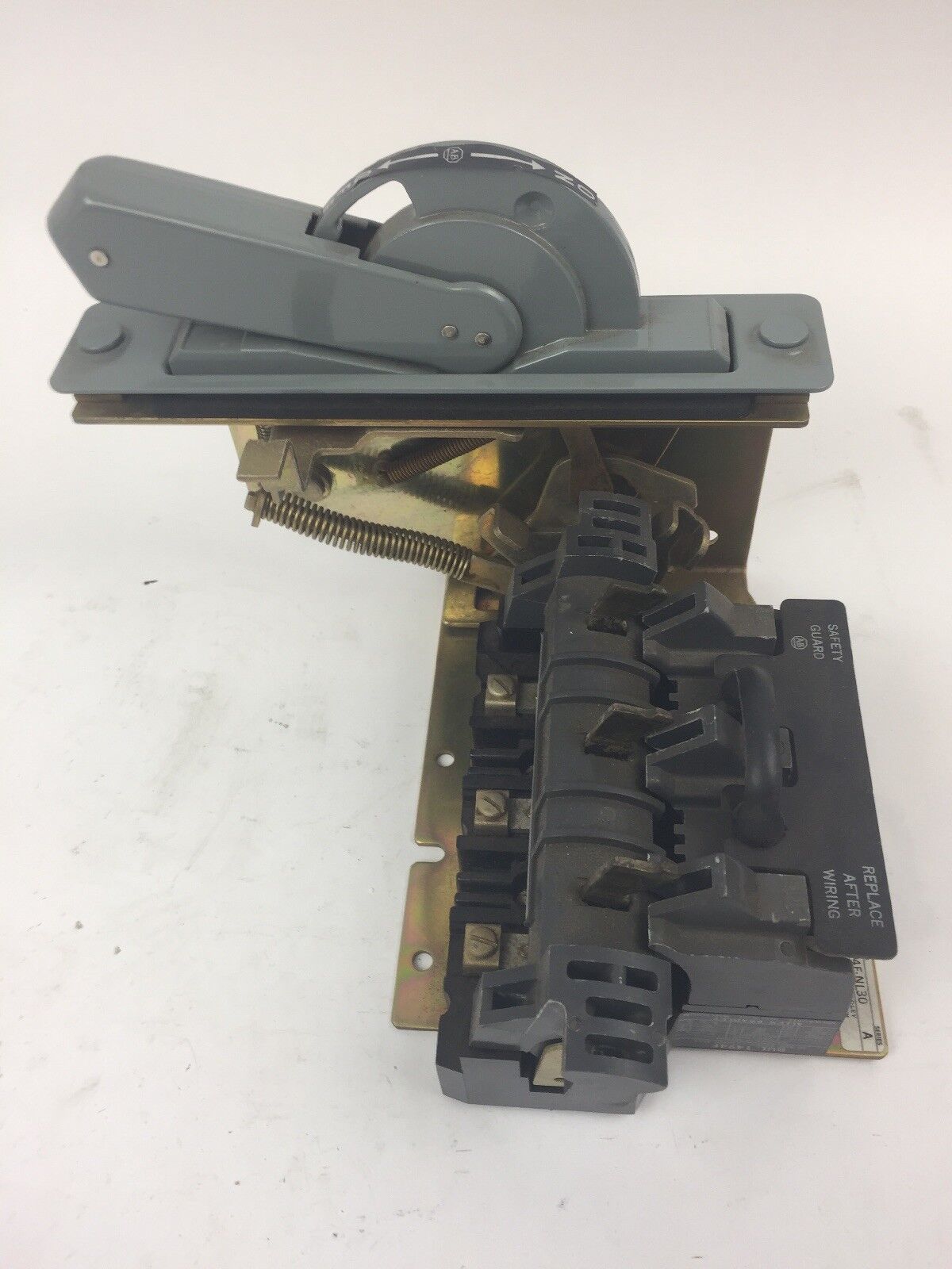 ALLEN BRADLEY 1494F-NL30 UNFUSED DISCONNECT SWITCH LEFT HAND OPERATOR 30A 3 POLE