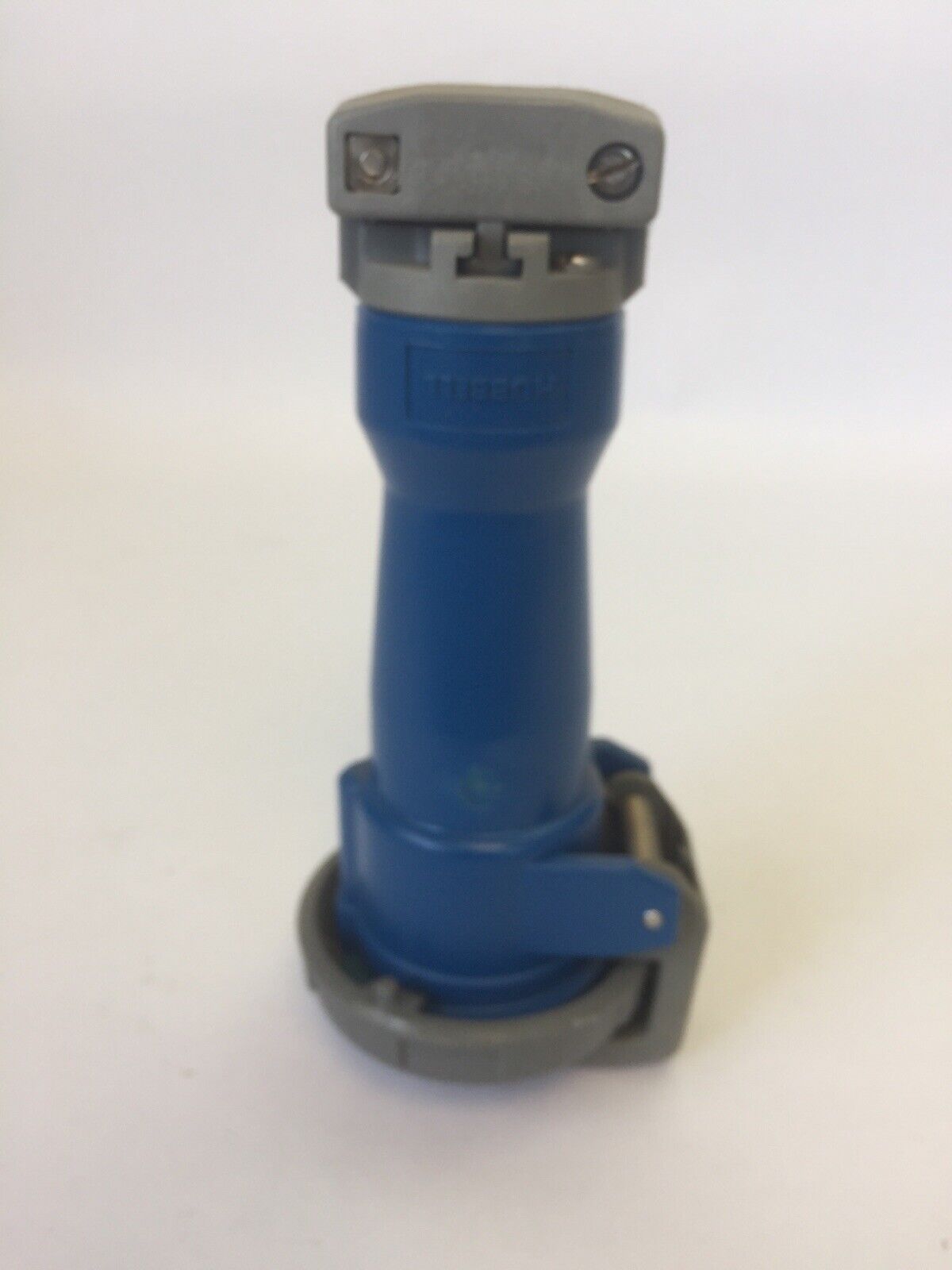 HUBBELL 320C6W PIN & SLEEVE WATERTIGHT CONNECTOR 20A 250VAC 2P 3WIRE GROUNDING