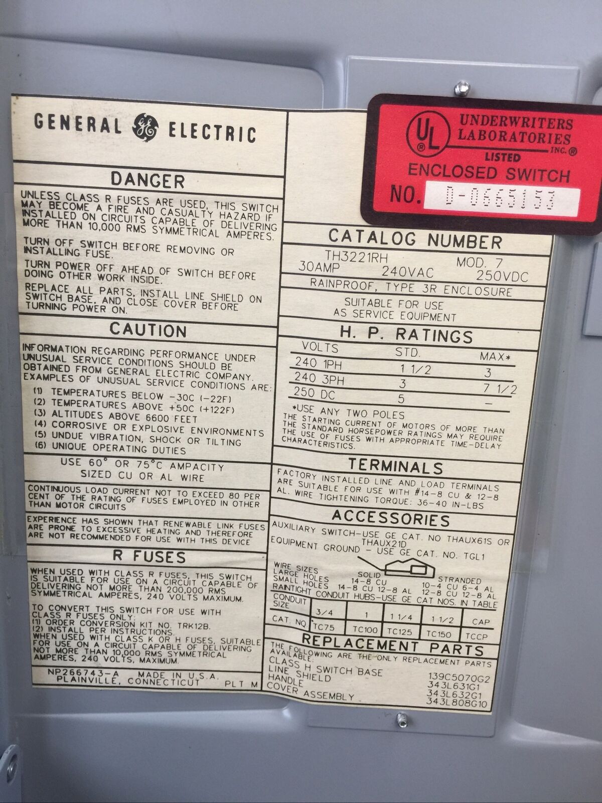 GE TH3221RH FUSIBLE SAFETY SWITCH MOD 7 30A 240VAC 250VDC 2P 7.5HP RAINPROOF 3R