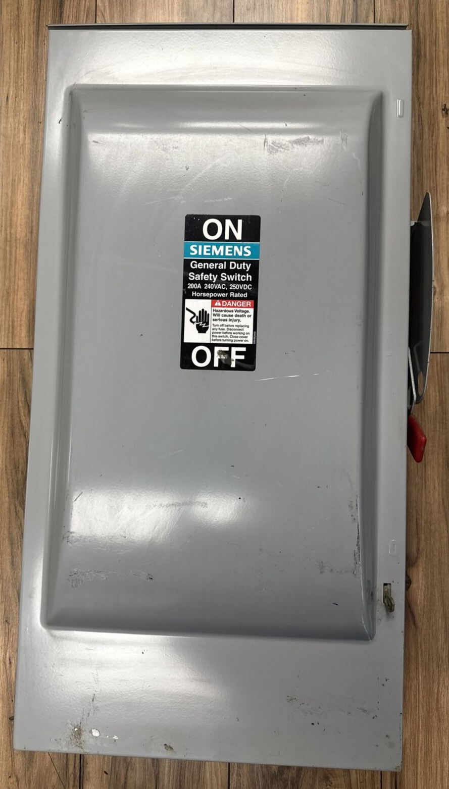 SIEMENS GF324NR TYPE VB II 200A 240VAC 3PH 60HP 240VDC 40HP TYPE 3R FUSIBLE