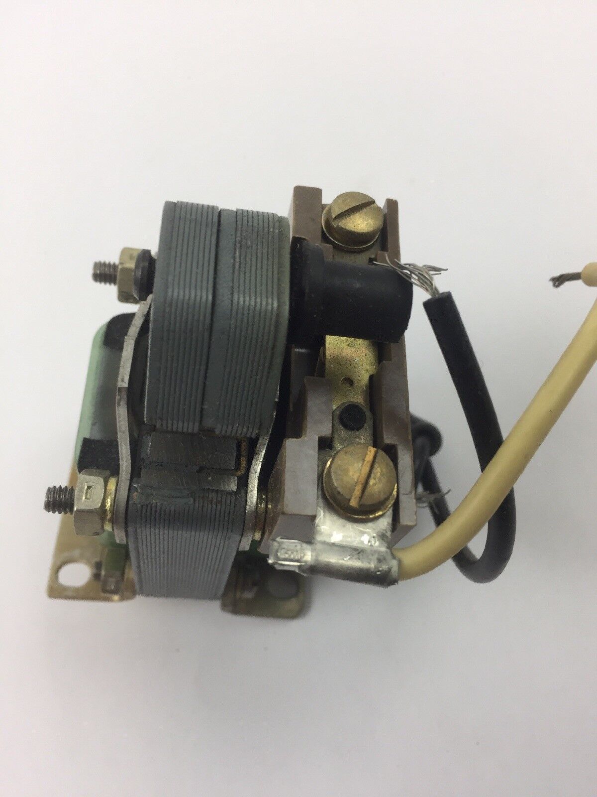 GE CR9500A203A2A SOLENOID 115 VDC PUSH FORM END MGT