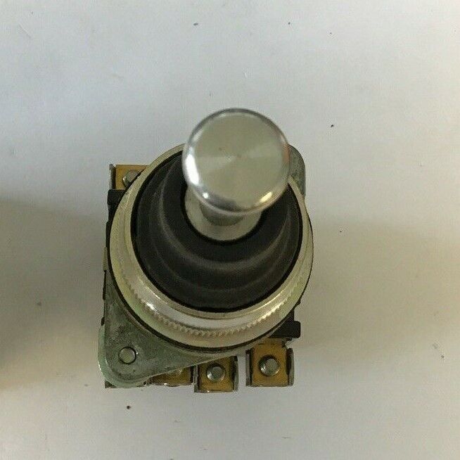 GENERAL ELECTRIC CR290UR203D OILTIGHT JOYSTICK 5POS. MOM. 2NO-2NC 600V