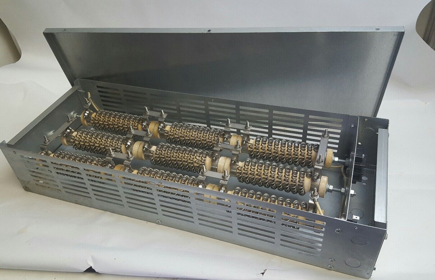POWEROHM RESISTORS URS000260 460V 13.33A OHMS 17.0