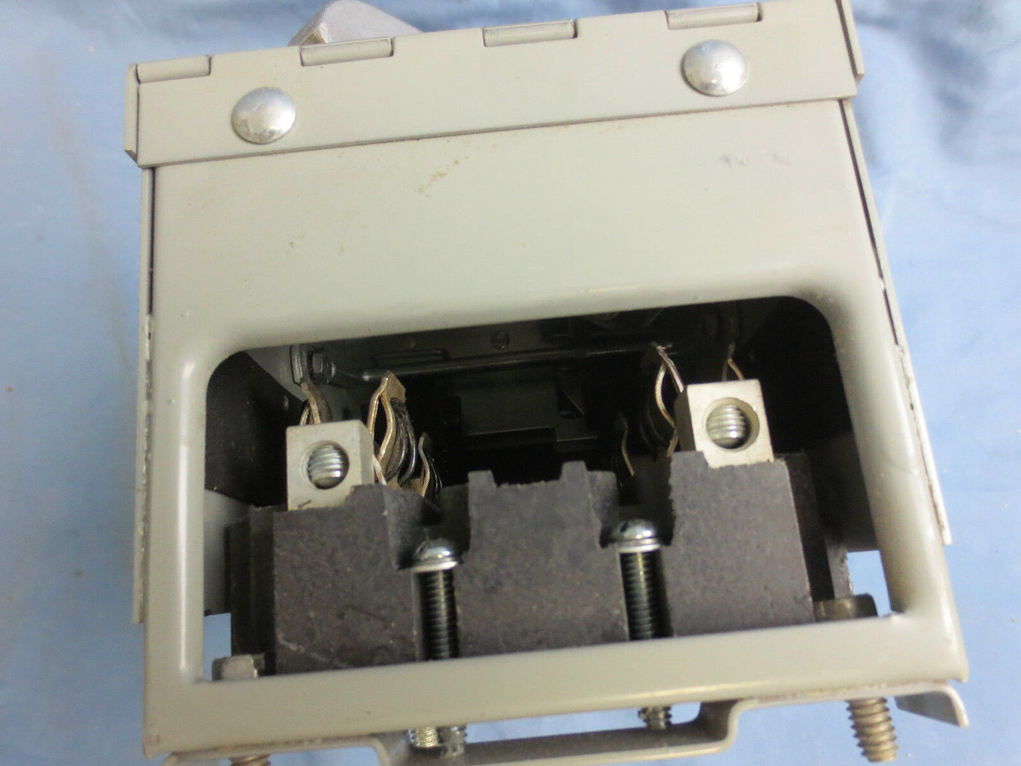 I-T-E V2B2222LR VACU-BREAK PANELBOARD & SWITCHBOARD UNIT 240V 30-30A NEW SURPLUS
