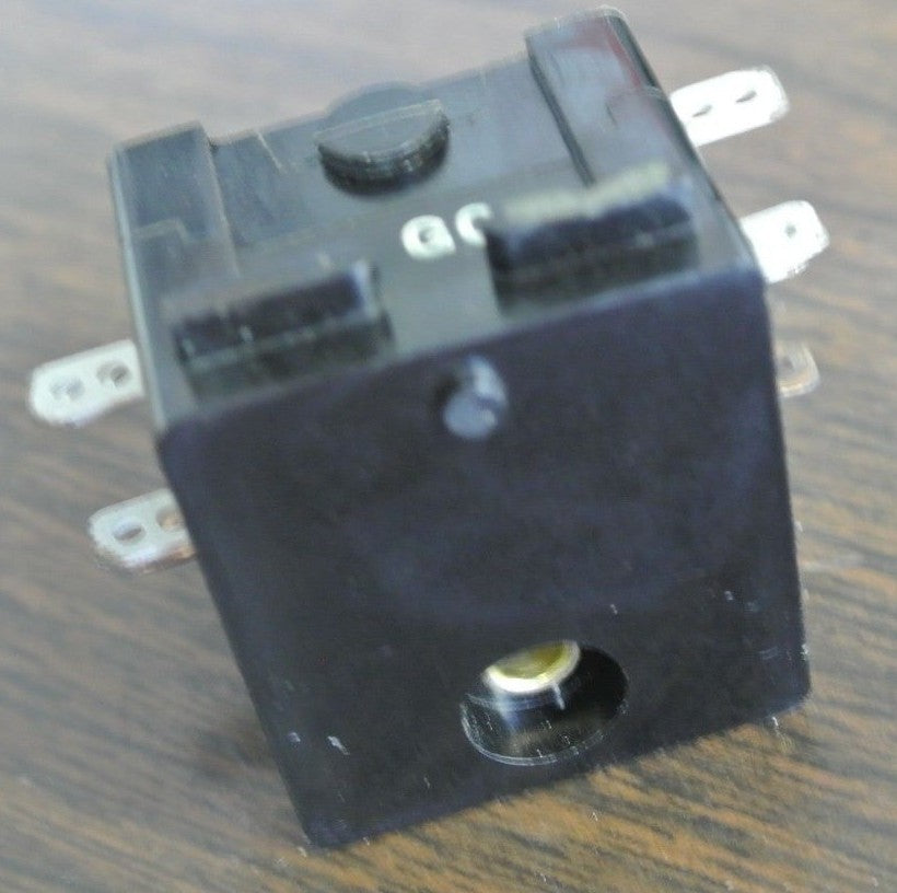 SQUARE D NK32 Series A - SOCKET - NEW SURPLUS