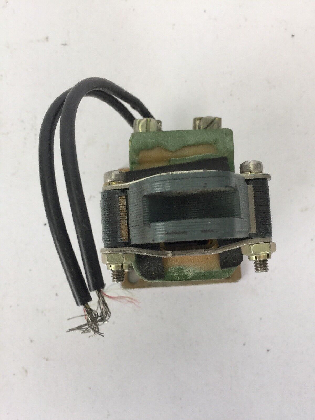 GE CR9500A100A4A SOLENOID PULL TYPE COIL 460V 60HZ END MTG STROKE 1-INCH MAX