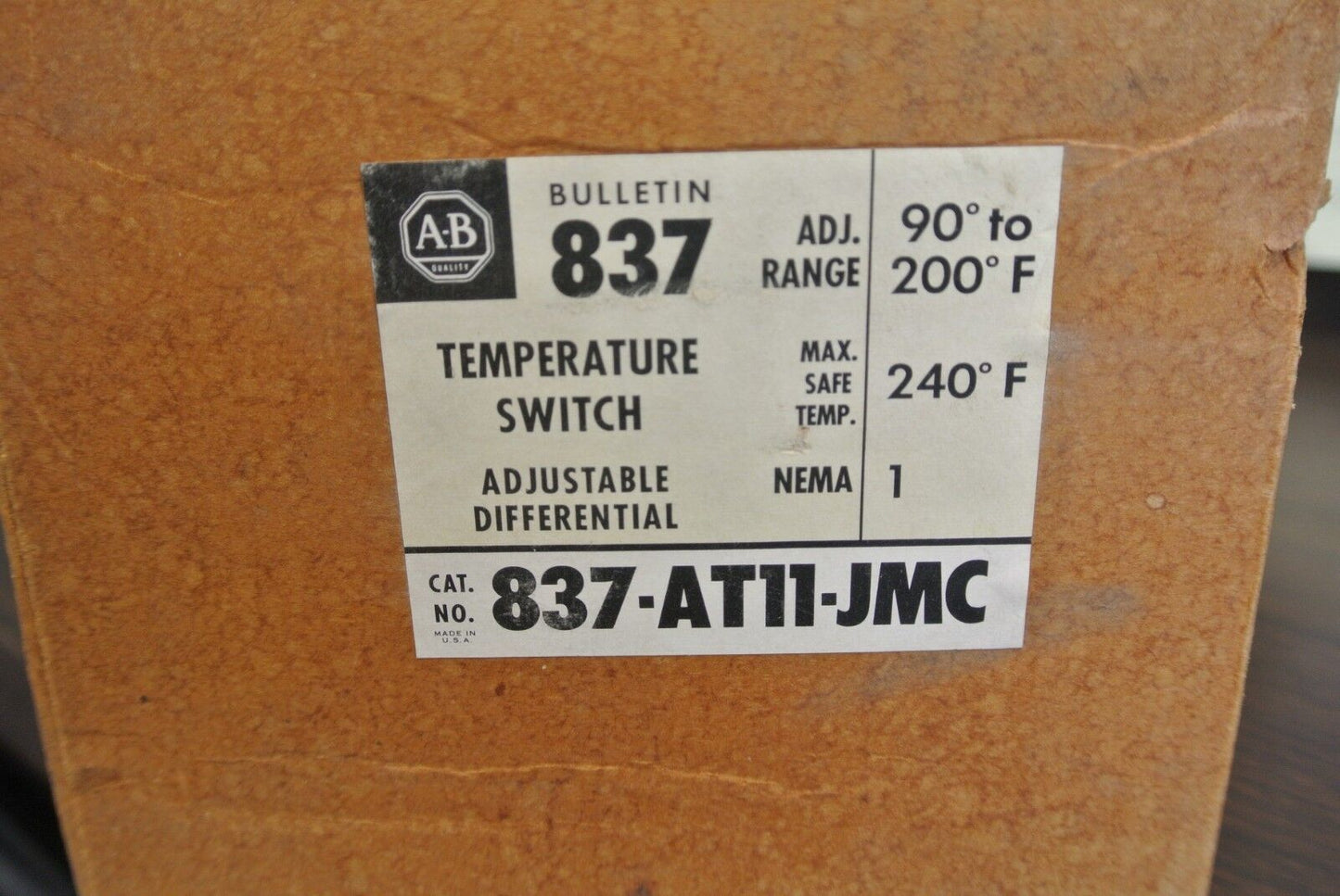 ALLEN-BRADLEY 837-AT11-JMC TEMPERATURE SWITCH / 90-200° F / NEW SURPLUS