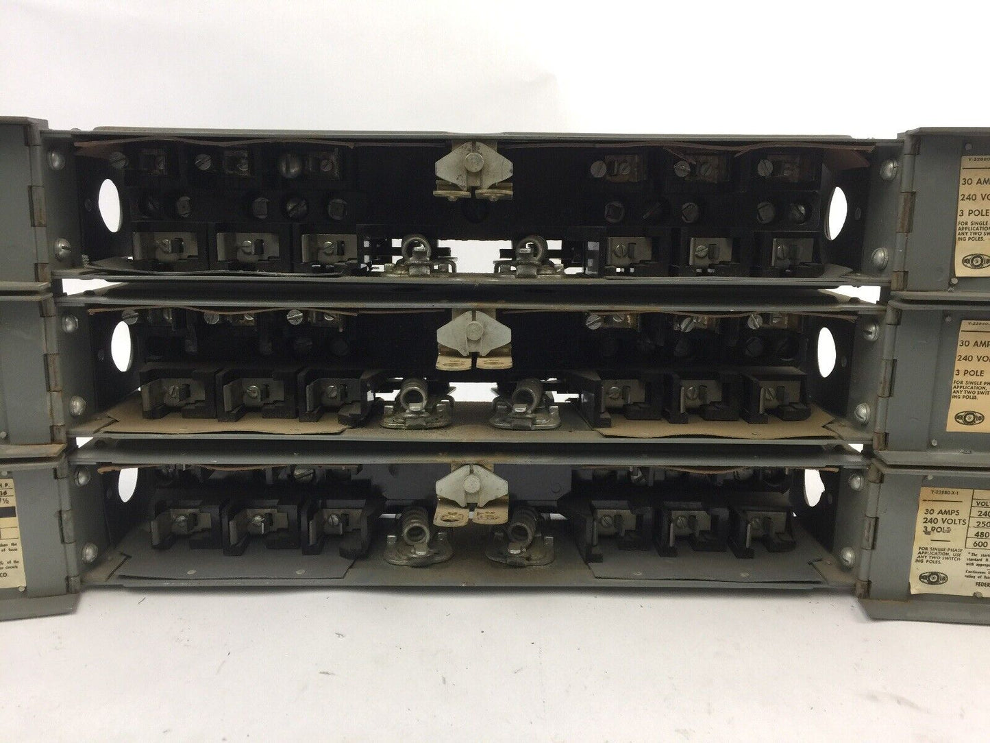 Federal Pacific QMQB-3332C Fusible Panelboard Switch 30 Amp 240VAC 3-POLE 3HP