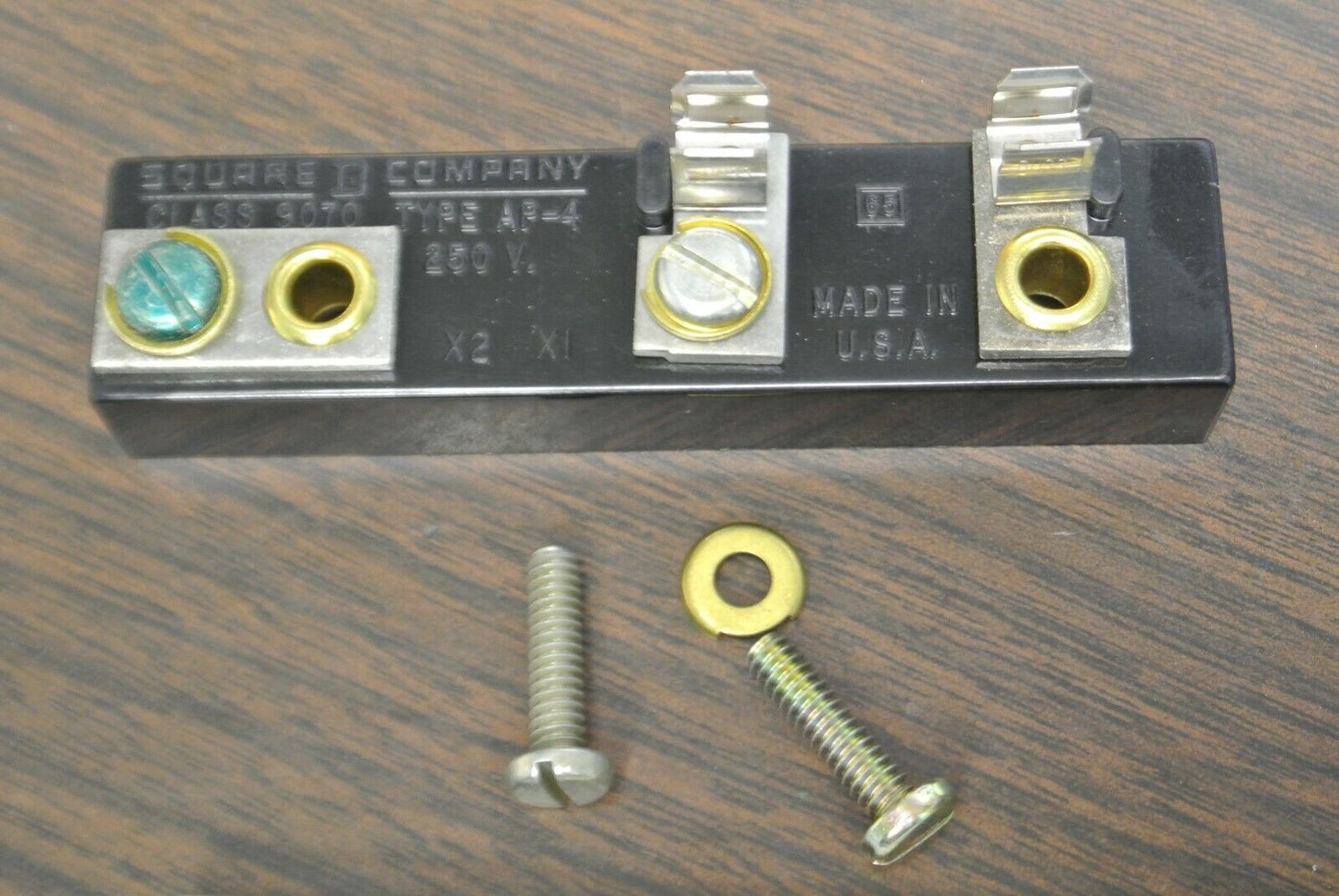 SQUARE D / 9070 AP-4 / FUSE BLOCK ASSEMBLY / NEW SURPLUS
