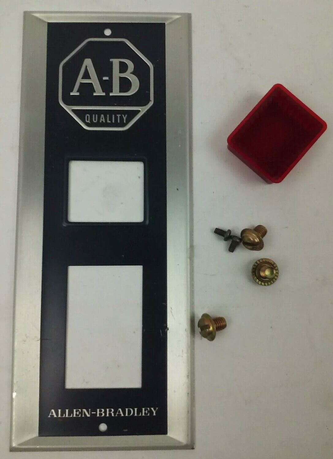 ALLEN BRADLEY 599-PL02A SER. A, PILOT LIGHT W/ RED LENS, SIZES 0-1-2, 240V- 60HZ