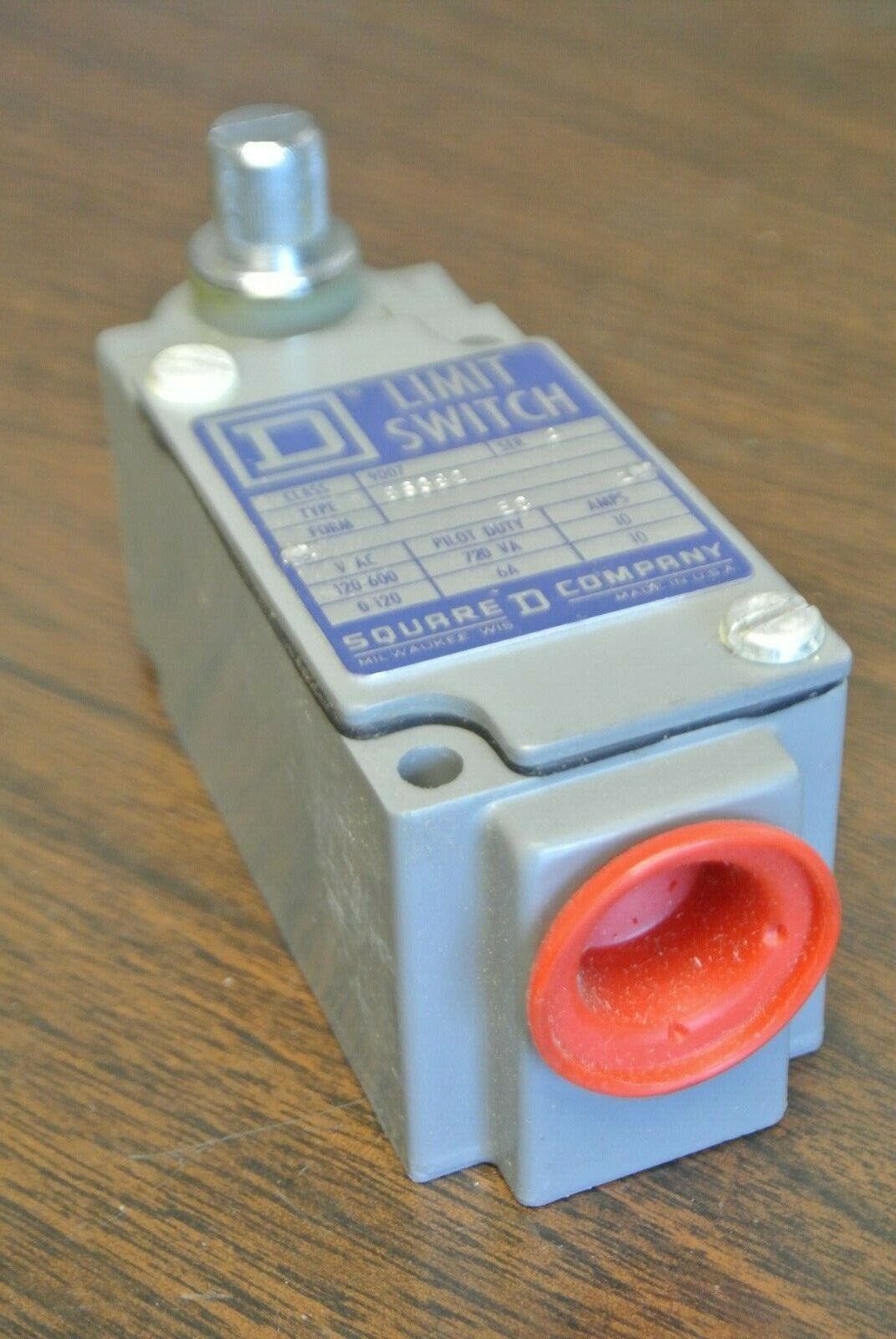 SQUARE D 9007 B63B2 Ser. A LIMIT SWITCH / 0-120 . 120-600VAC / 10A NEW SURPLUS