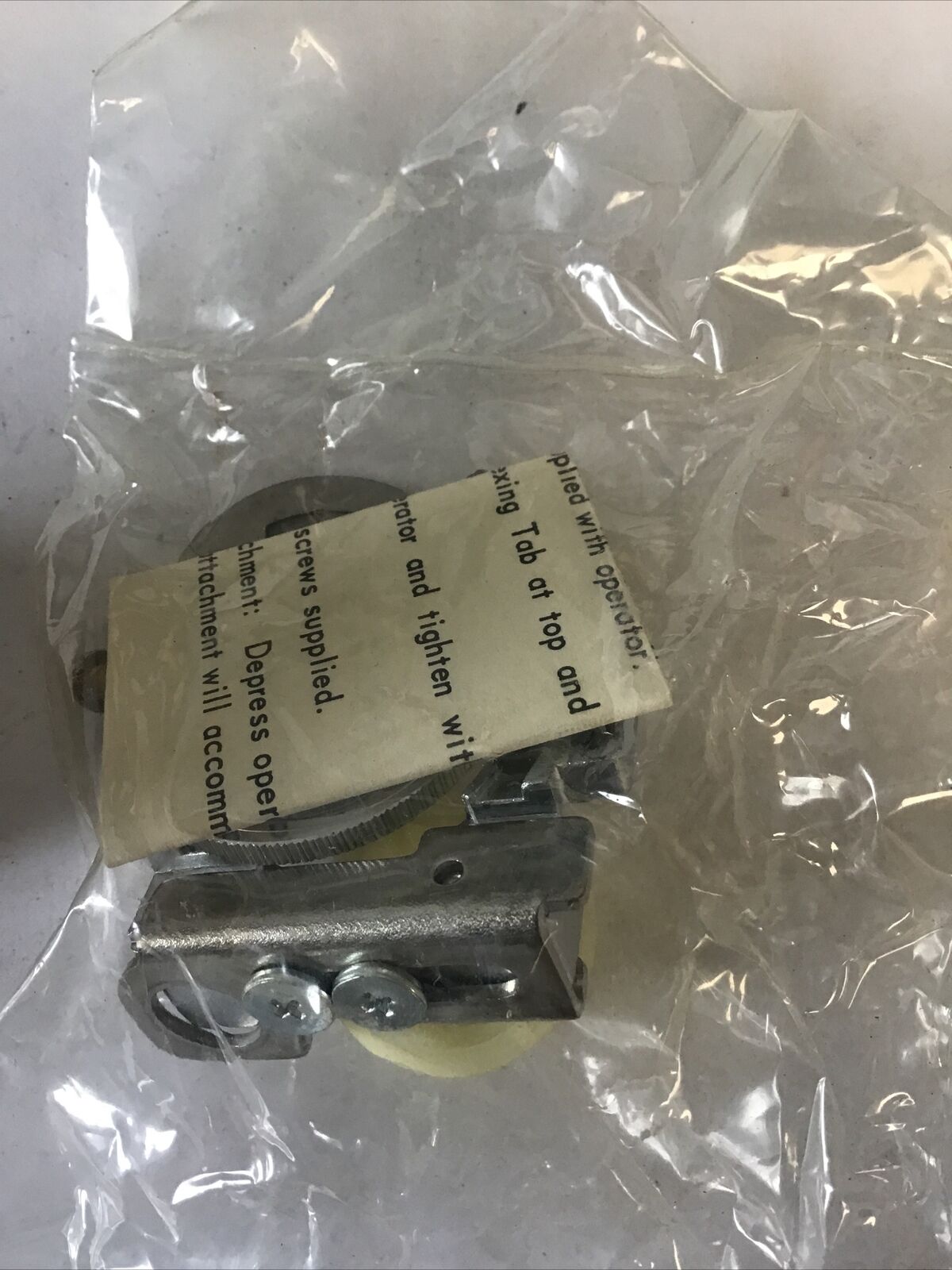 SQUARE D 9001K4 PADLOCK ATTACHMENT/ P.B. LATCHING SER.A ***LOTOF3***
