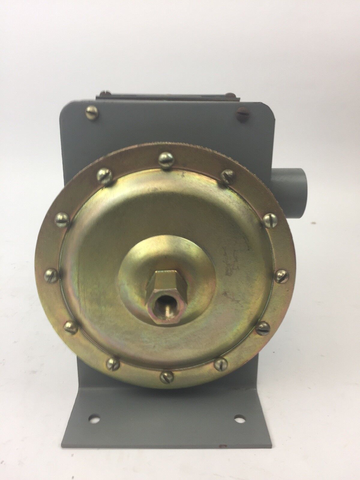 SQUARE D CLASS 9013 TYPE ALW-3 PRESSURE SWITCH 550V CLOSES 35 OPEN 30