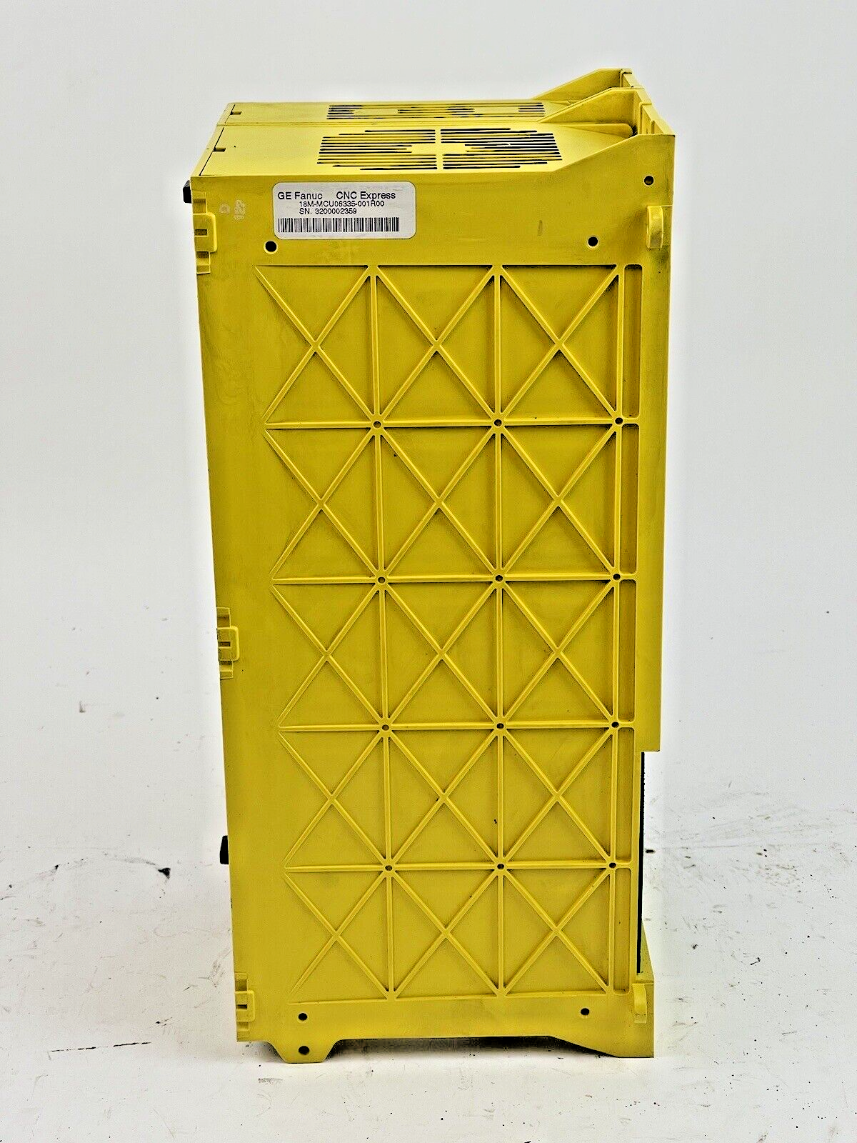 GE FANUC - 18M-MCU06335-001R00 - 3-SLOT RACK CHASSIS